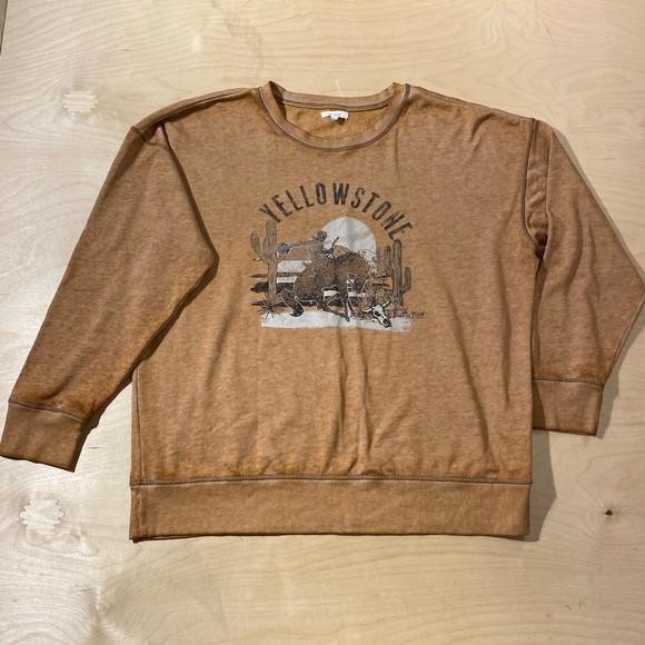 Maurice’s Yellowstone Graphic Sweatshirt XXL (IZ) - Picture 3 of 13